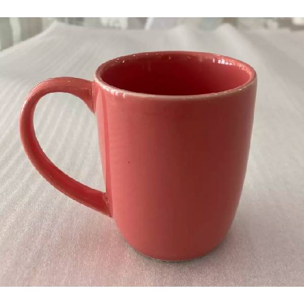 Red glazed porcelain tableware and durable material cup