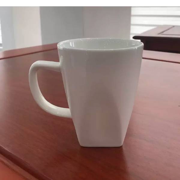 Ceramic drinking cup glazed square bottom modern design durable ceramic material