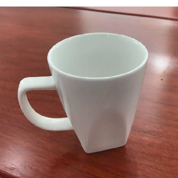 Ceramic drinking cup glazed square bottom modern design durable ceramic material