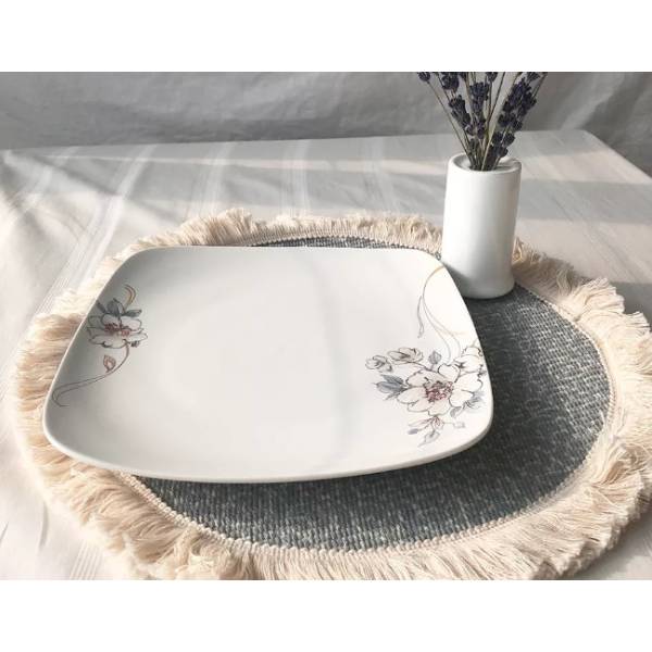 Square ceramic plate printed with decorative patterns for restaurants and hotels